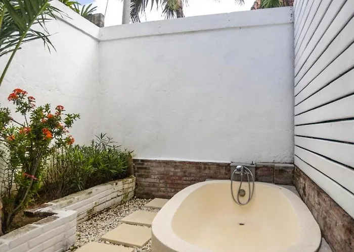 Spacious 3br With Large Pool In Villa Seminyak