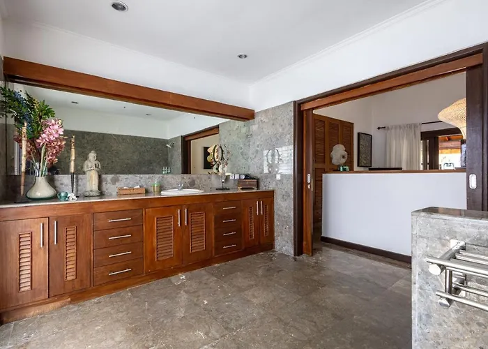 Spacious 3br With Large Pool In Seminyak