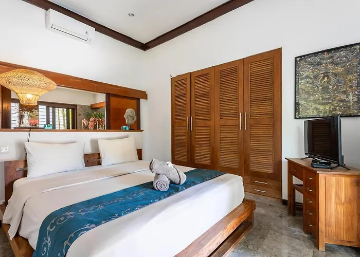 Spacious 3br With Large Pool In
