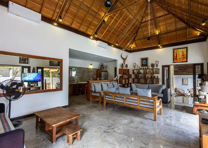 Spacious 3br With Large Pool In